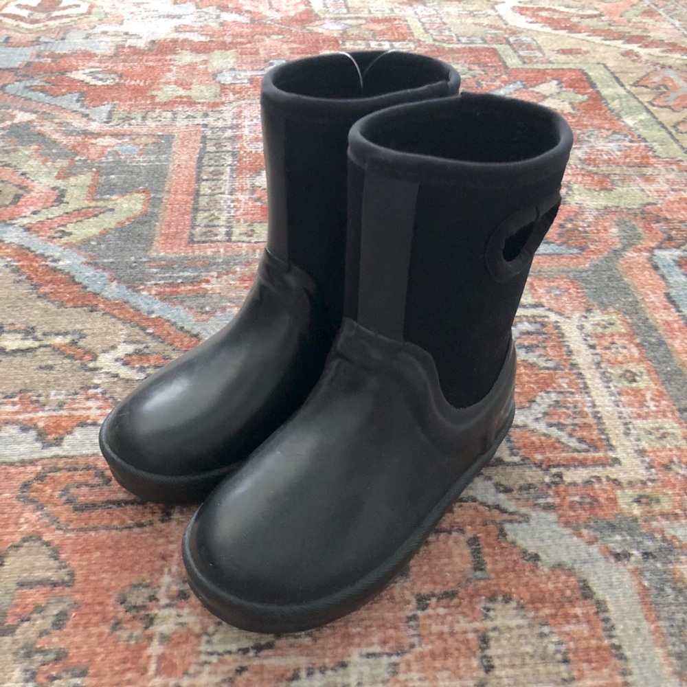 NEW UGG rain boots size 11 boys or girls